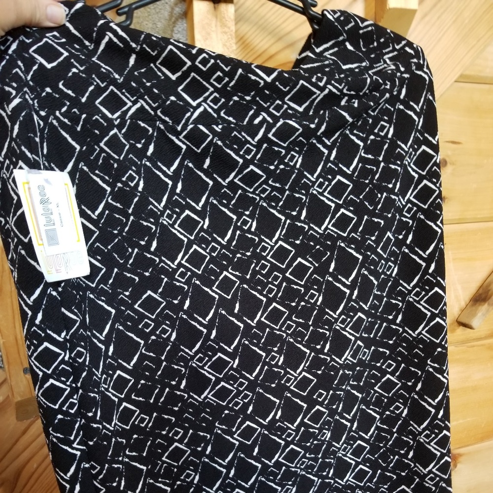 Lularoe BNWT Cassie Skirt XL, (cut small)